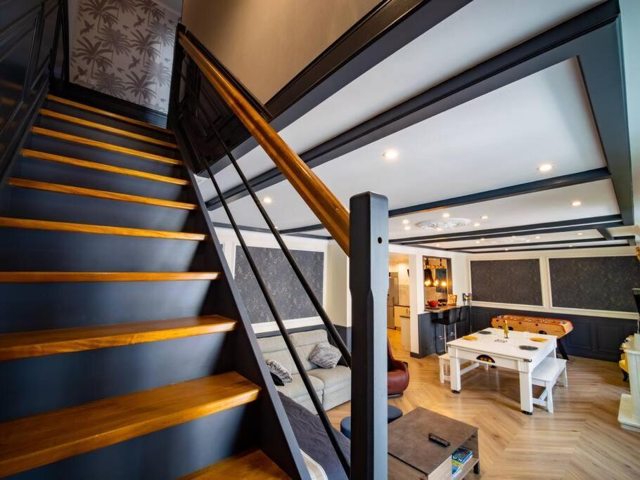Mega Jeanne D'Arc Billard Baby Foot Logements Insolites Nancy Exterior photo